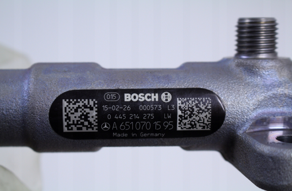 New Genuine Mercedes Fuel Rail OM651 Diesel Sprinter Vito A6510701595 Bosch OEM